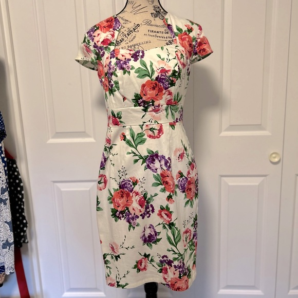 Cute Retro Bodycon Dress - Picture 1 of 4